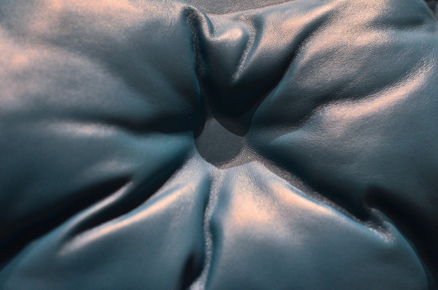 How to Remove Wrinkle from Leather Jacket - The Complete Guide